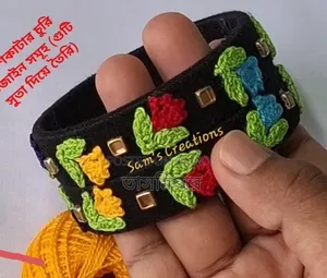 এটি একটি হস্তনির্মিত স্যামস ক্রিয়েশনস কালো