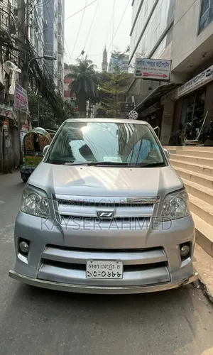 Toyota Noah 2004 Pearl
