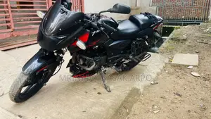 বাজাজ পালসার ১৫০ ২০২১ ব্ল্যাক