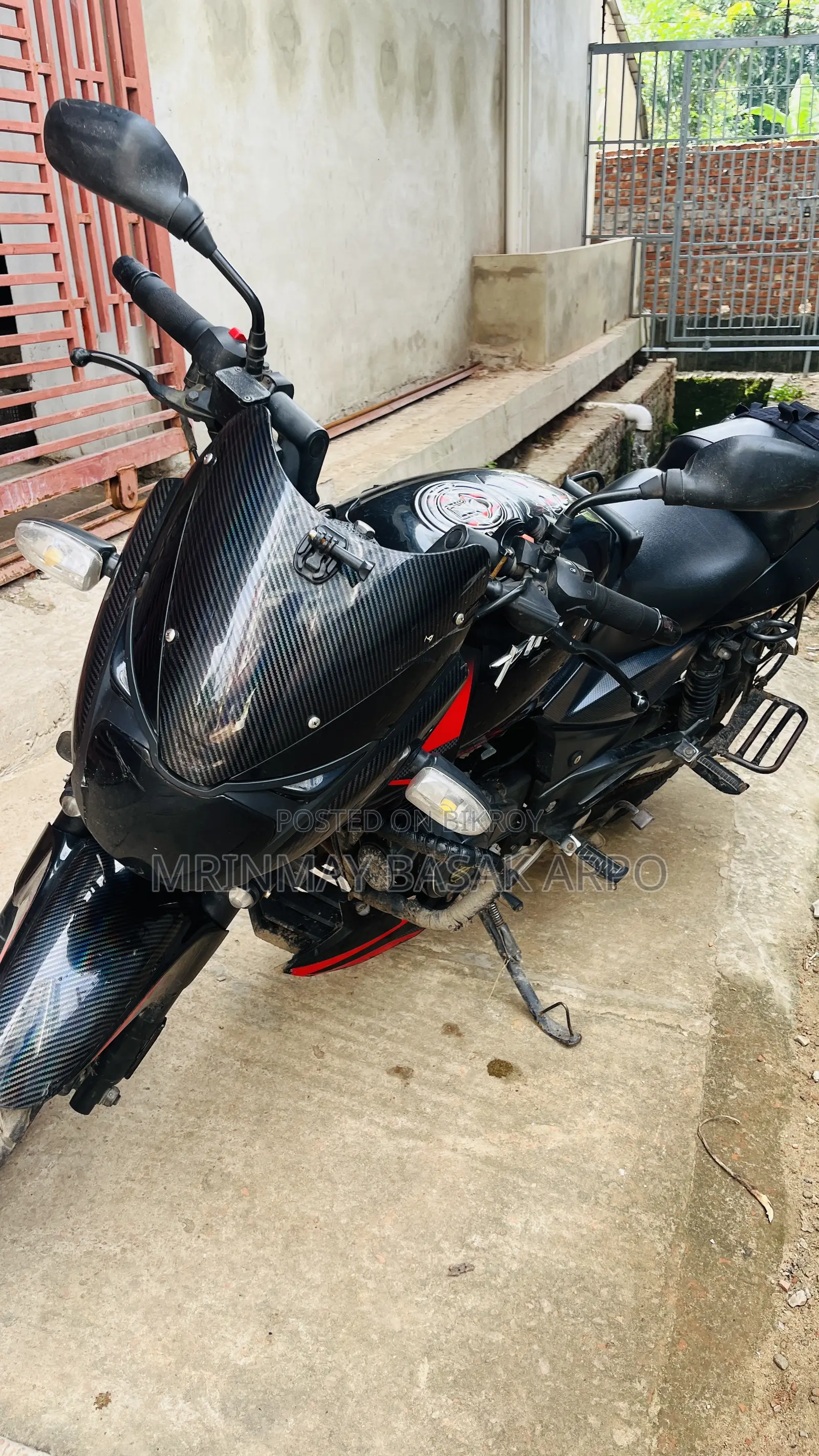 বাজাজ পালসার ১৫০ ২০২১ ব্ল্যাক