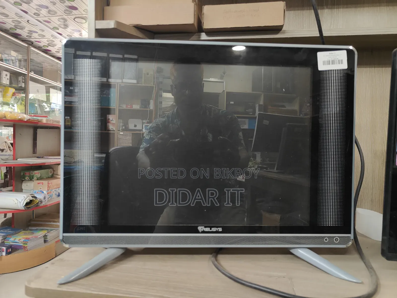 Fresh Condition Running Monitor with TV for Sale