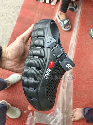 Crocs Sandal Waterproof (41)