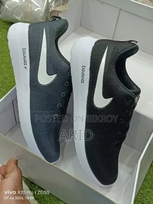 New Sneakers Intech Completely Lightweight and Standard. Get them at a lower price from me