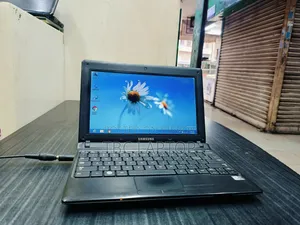 Laptop Samsung NP-N100S 4GB Intel Atom HDD 500GB