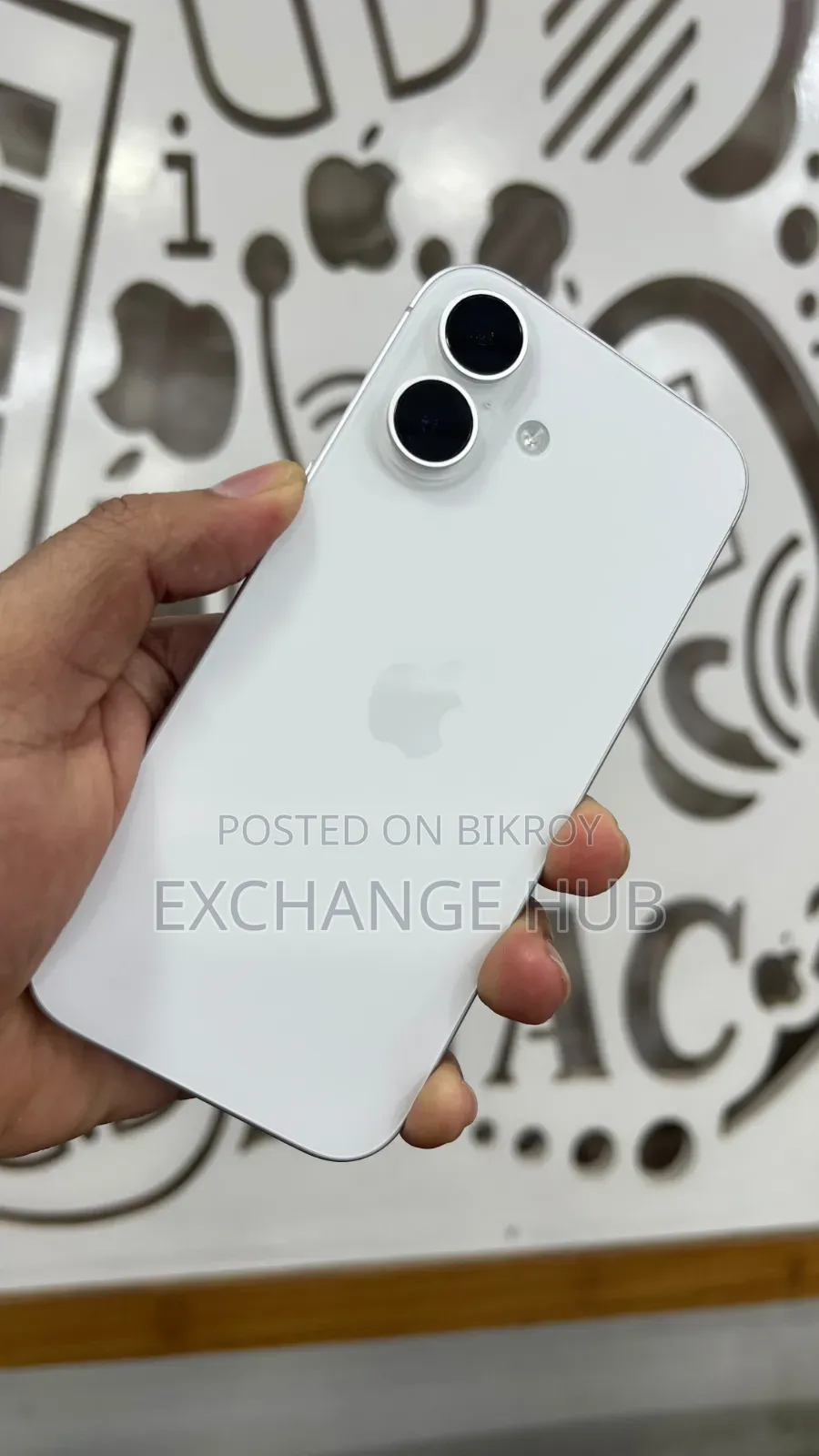 অ্যাপল আইফোন ১৭ ২৫৬ জিবি হোয়াইট