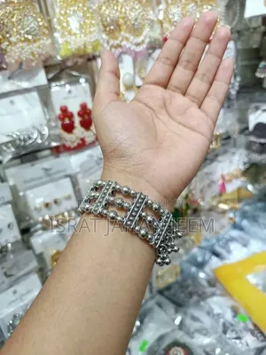 ব্রেসলেট খুব সুন্দর একটা প্রোডাক্ট
