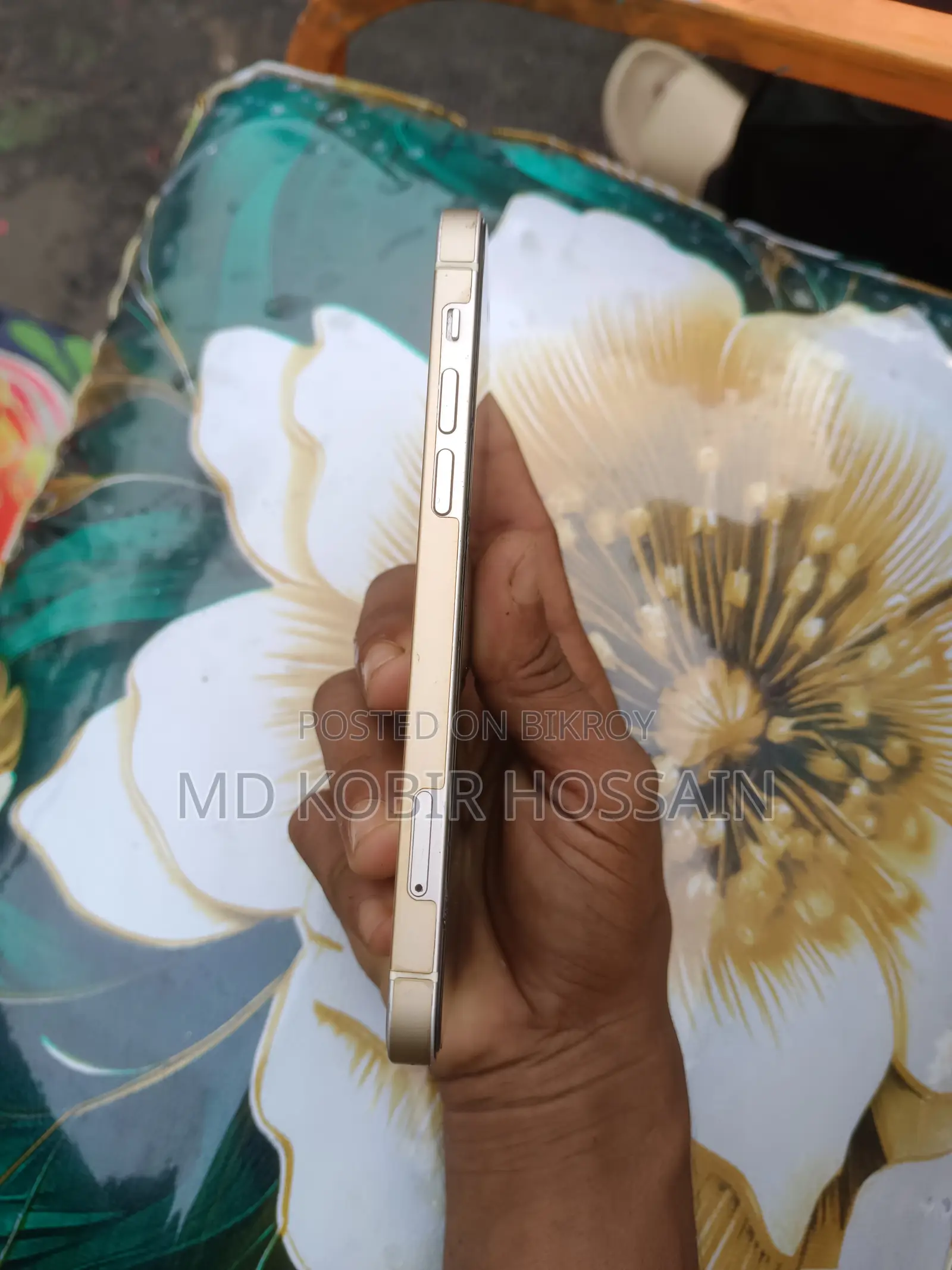 অ্যাপল আইফোন ১২ ১২৮ জিবি হোয়াইট