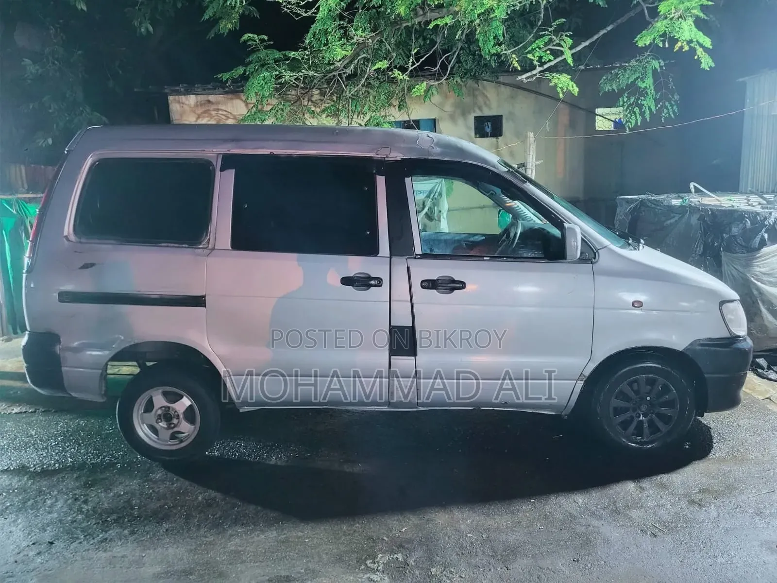 Toyota Noah 2001 Silver