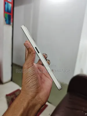 নাথিং ফোন ১২৮ জিবি সাদা