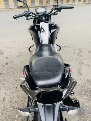 টিভিএস আপাচে ১৬০ ৪ভি ২০২৩ ব্ল্যাক
