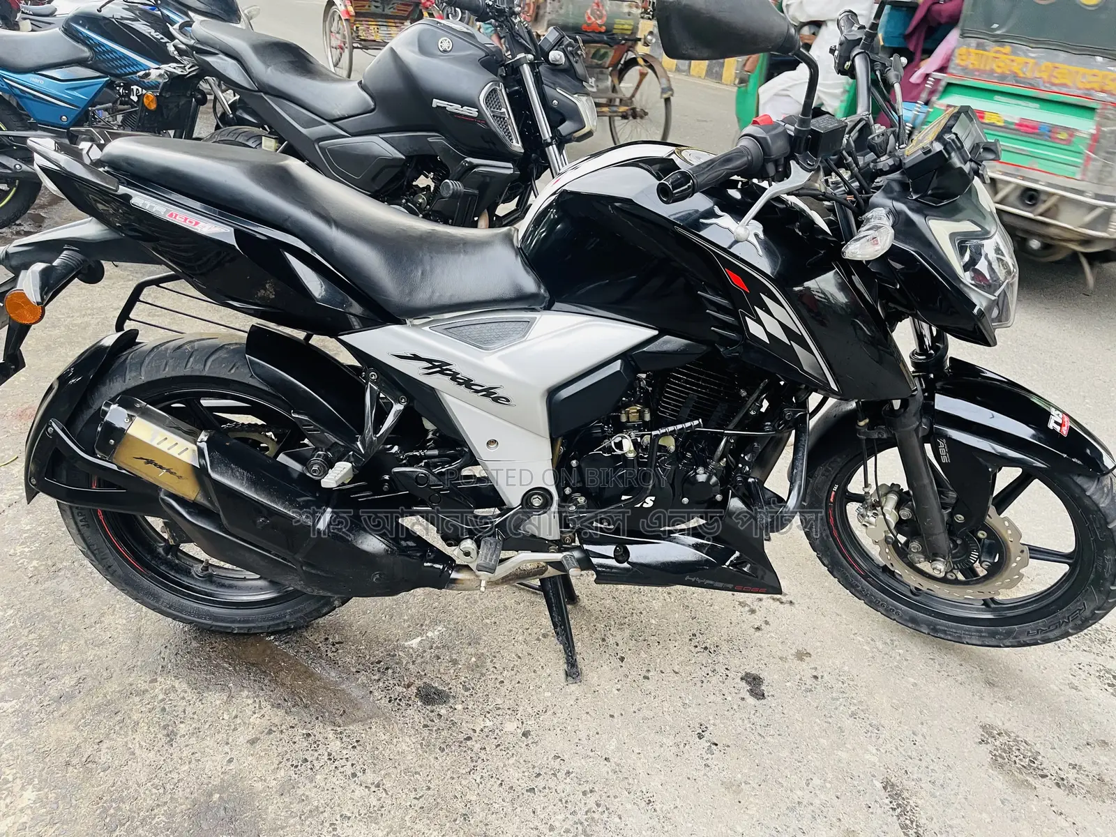 টিভিএস আপাচে ১৬০ ৪ভি ২০২৩ ব্ল্যাক