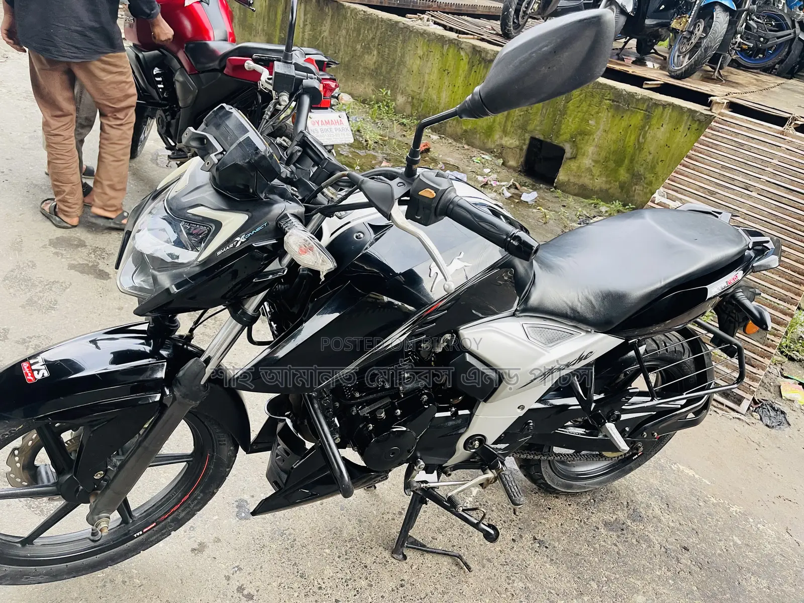 টিভিএস আপাচে ১৬০ ৪ভি ২০২৩ ব্ল্যাক