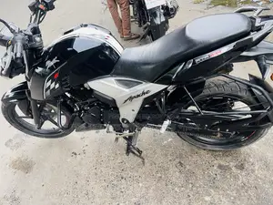টিভিএস আপাচে ১৬০ ৪ভি ২০২৩ ব্ল্যাক
