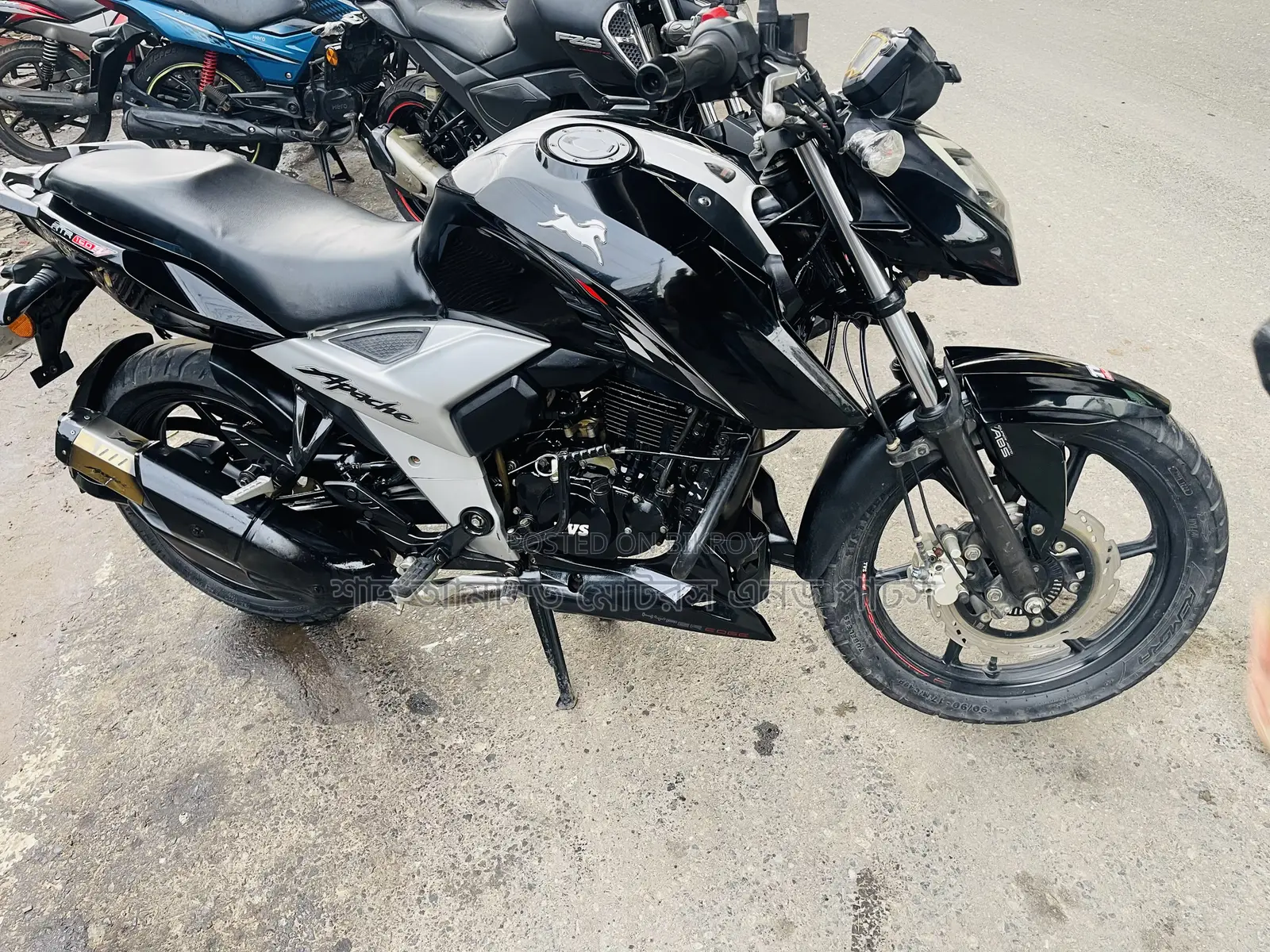 টিভিএস আপাচে ১৬০ ৪ভি ২০২৩ ব্ল্যাক