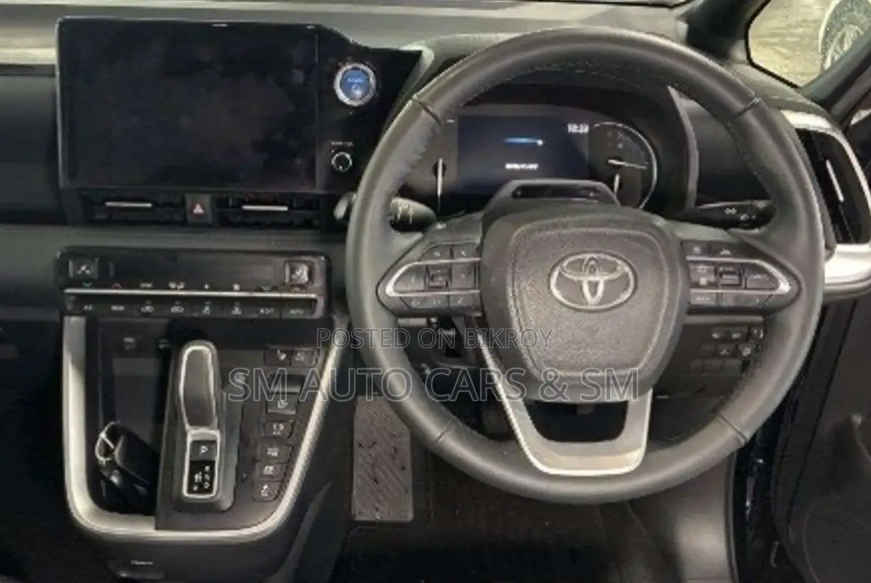 Toyota Voxy 2022 Black