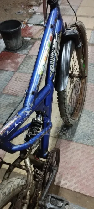 সাইকেল বিক্রি করা হবে টাকা দরকার