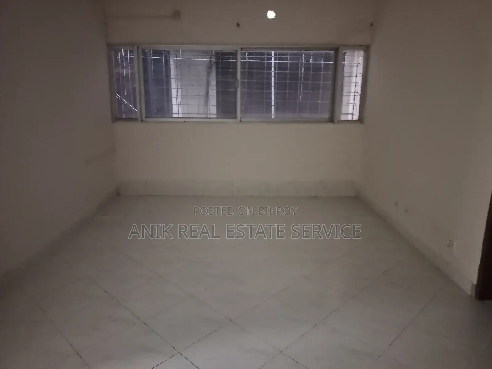 গুলশানের অনিক রিয়েল এস্টেটে ৩ বেডরুমের অ্যাপার্টমেন্ট ভাড়ara