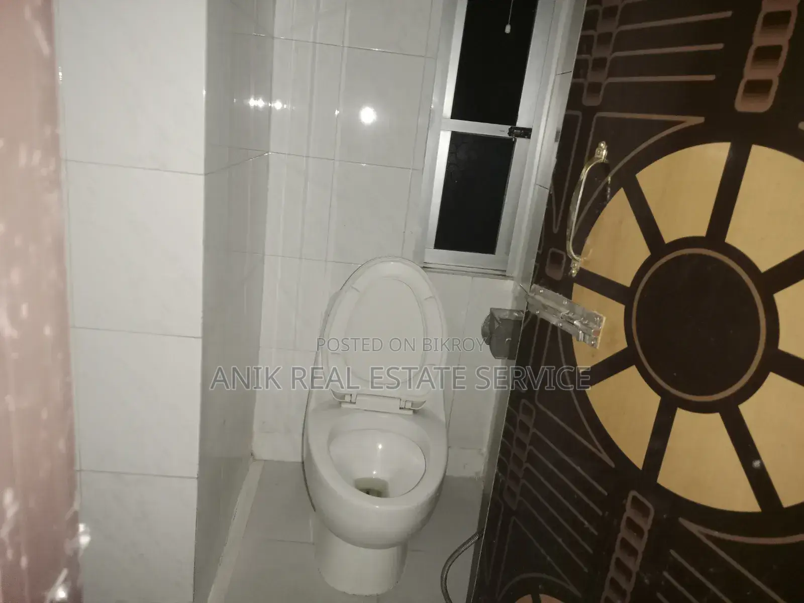 গুলশানের অনিক রিয়েল এস্টেটে ৩ বেডরুমের অ্যাপার্টমেন্ট ভাড়ara