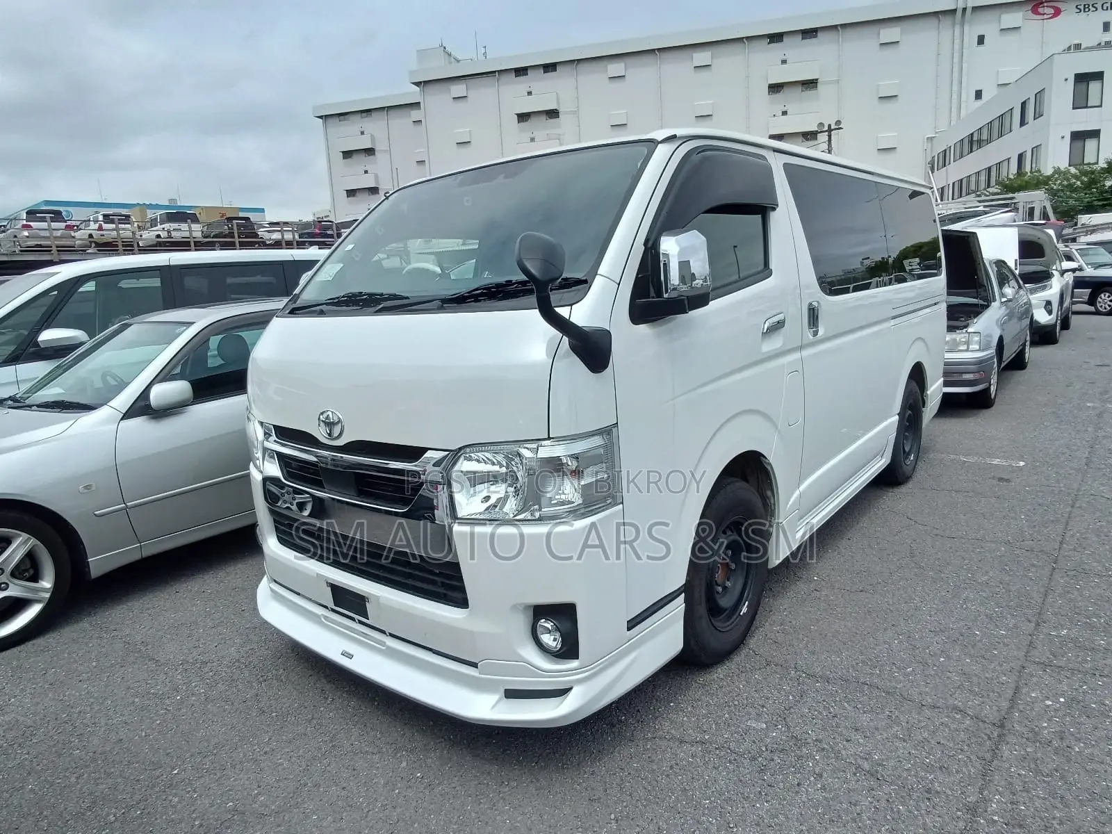 Toyota HiAce 2021 White