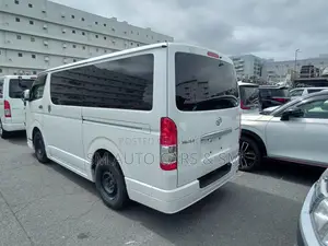 Toyota HiAce 2021 White