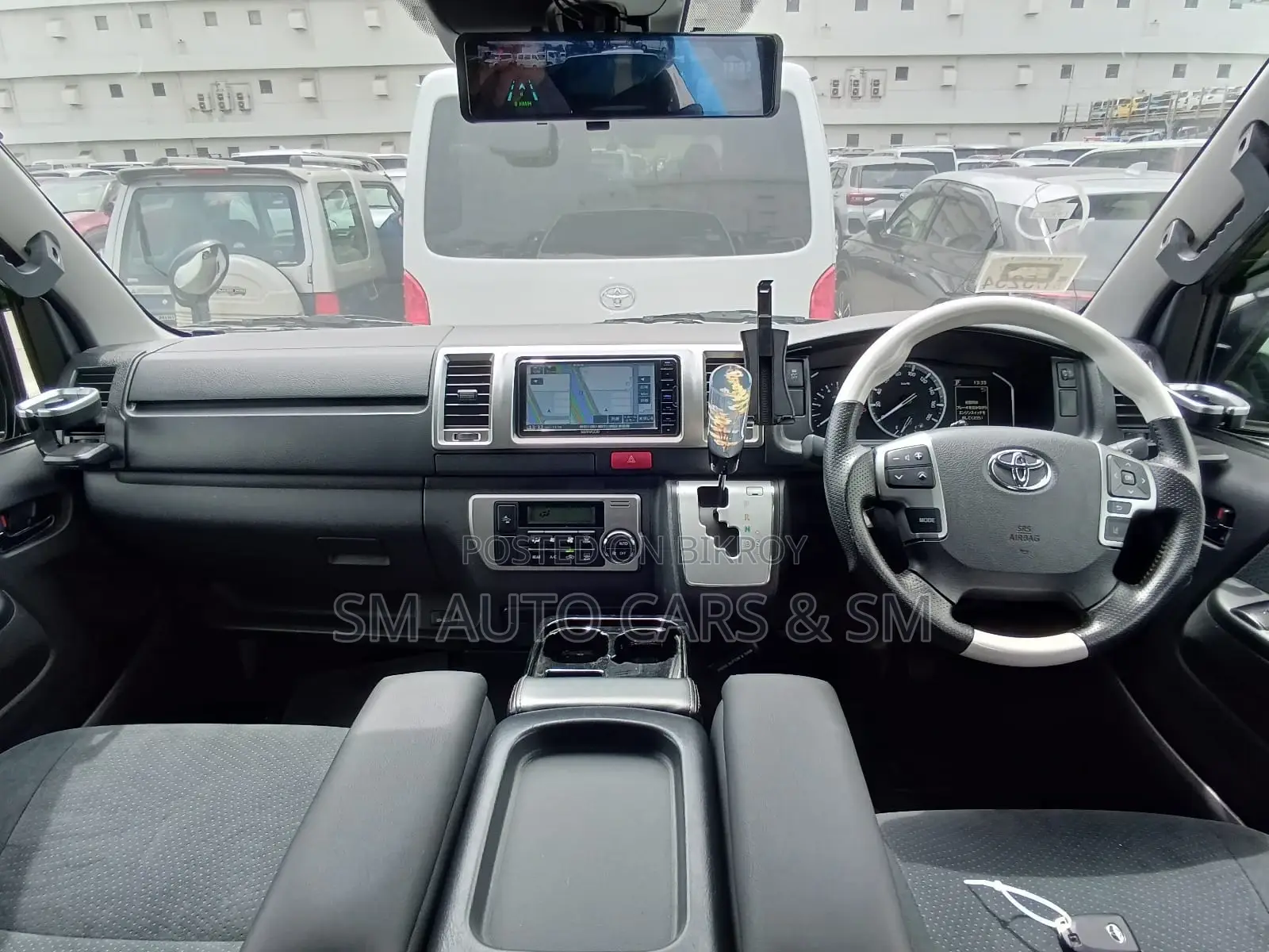 Toyota HiAce 2021 White