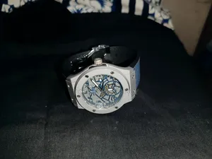 ব্র্যান্ডেড নিউ হাবলট.