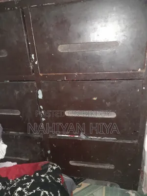 স্টিল ওয়ার্ডরোব
