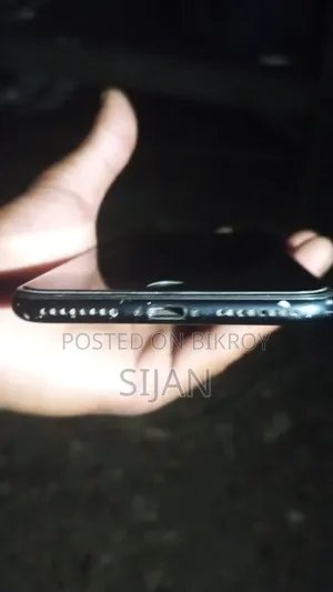 Apple iPhone 7 32 GB Black