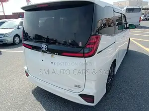 Toyota Voxy 2022 Pearl