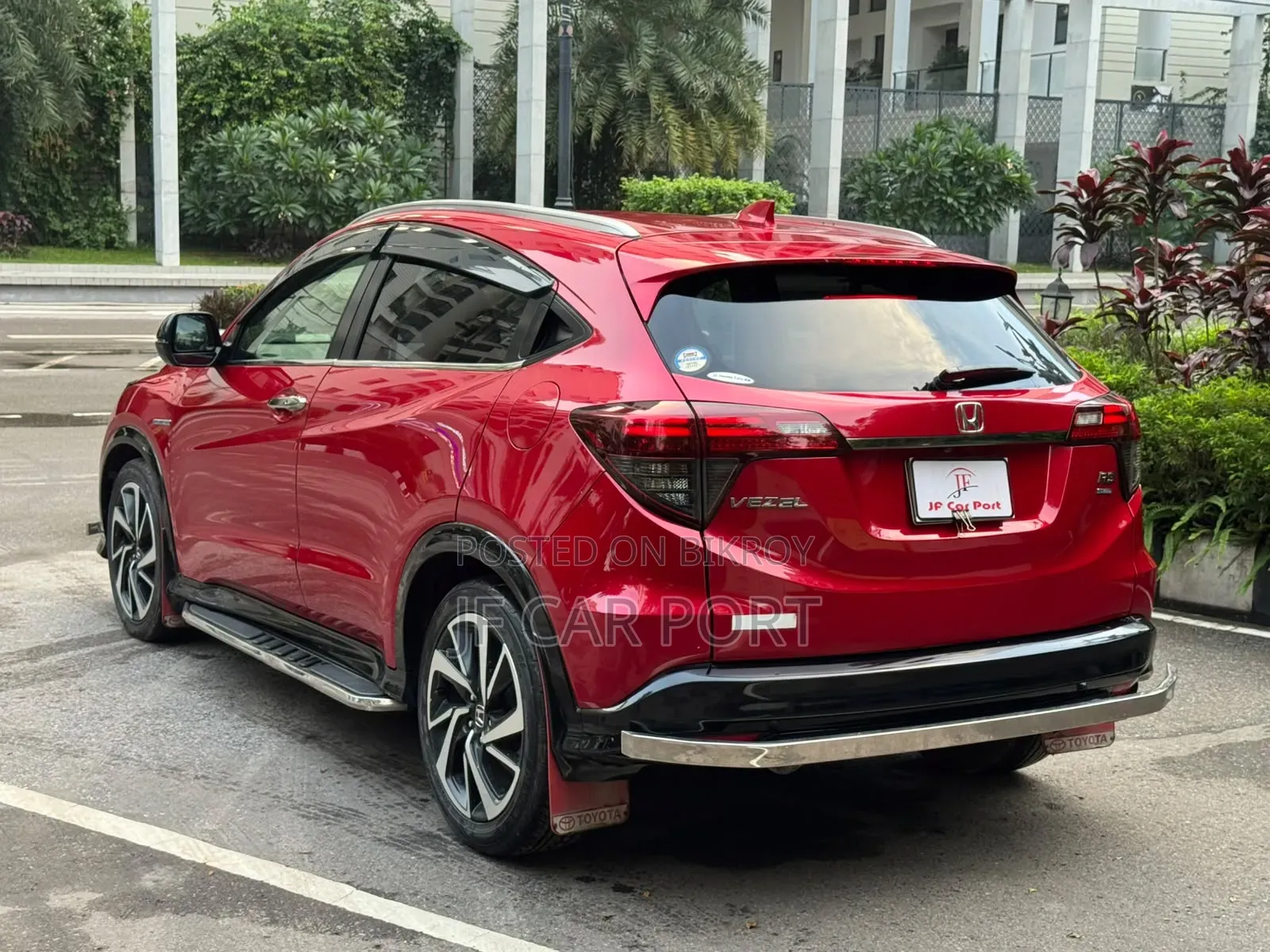 Honda Vezel 2018 Red