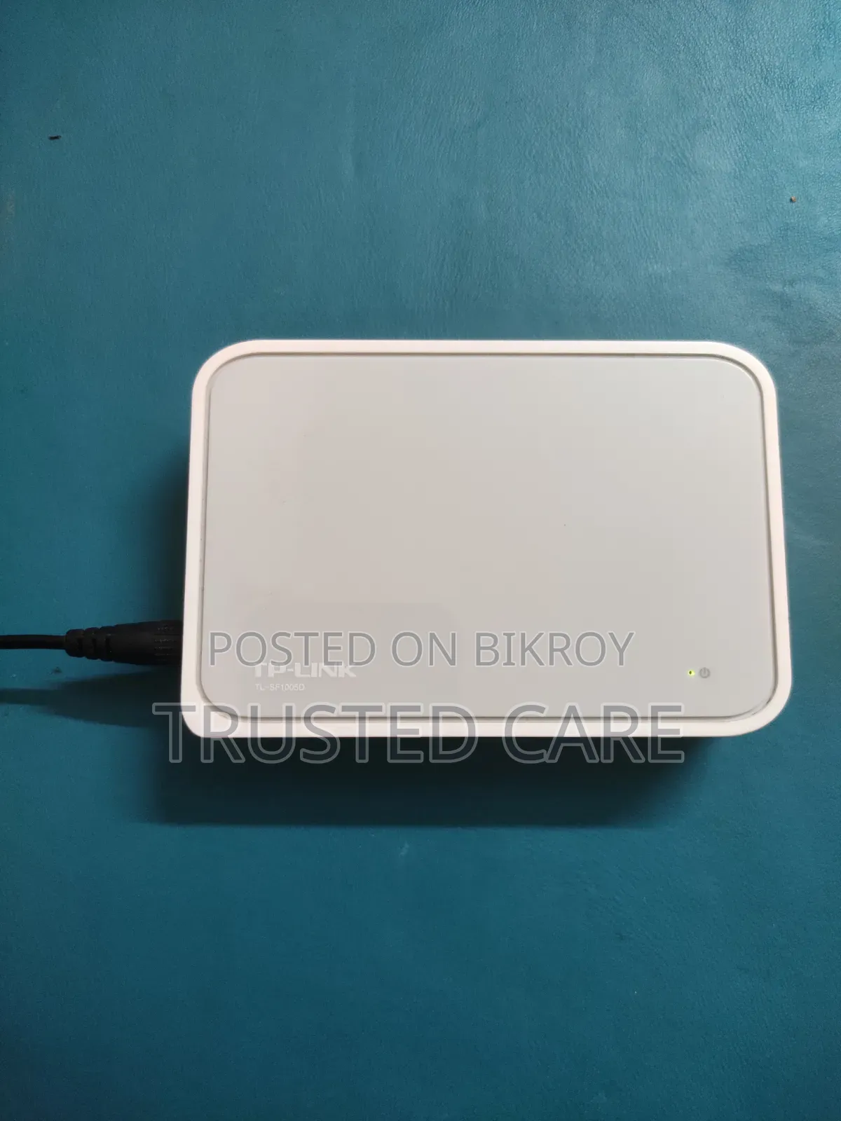 TP-Link SF1005D Network Switch