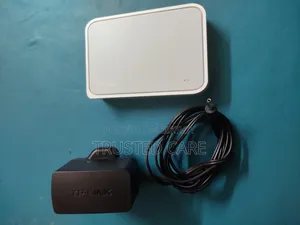 TP-Link SF1005D Network Switch