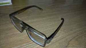 ব্র্যান্ড নিউ ফ্রেম