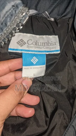 100% Polyester Feather Jacket Brand - Columbia