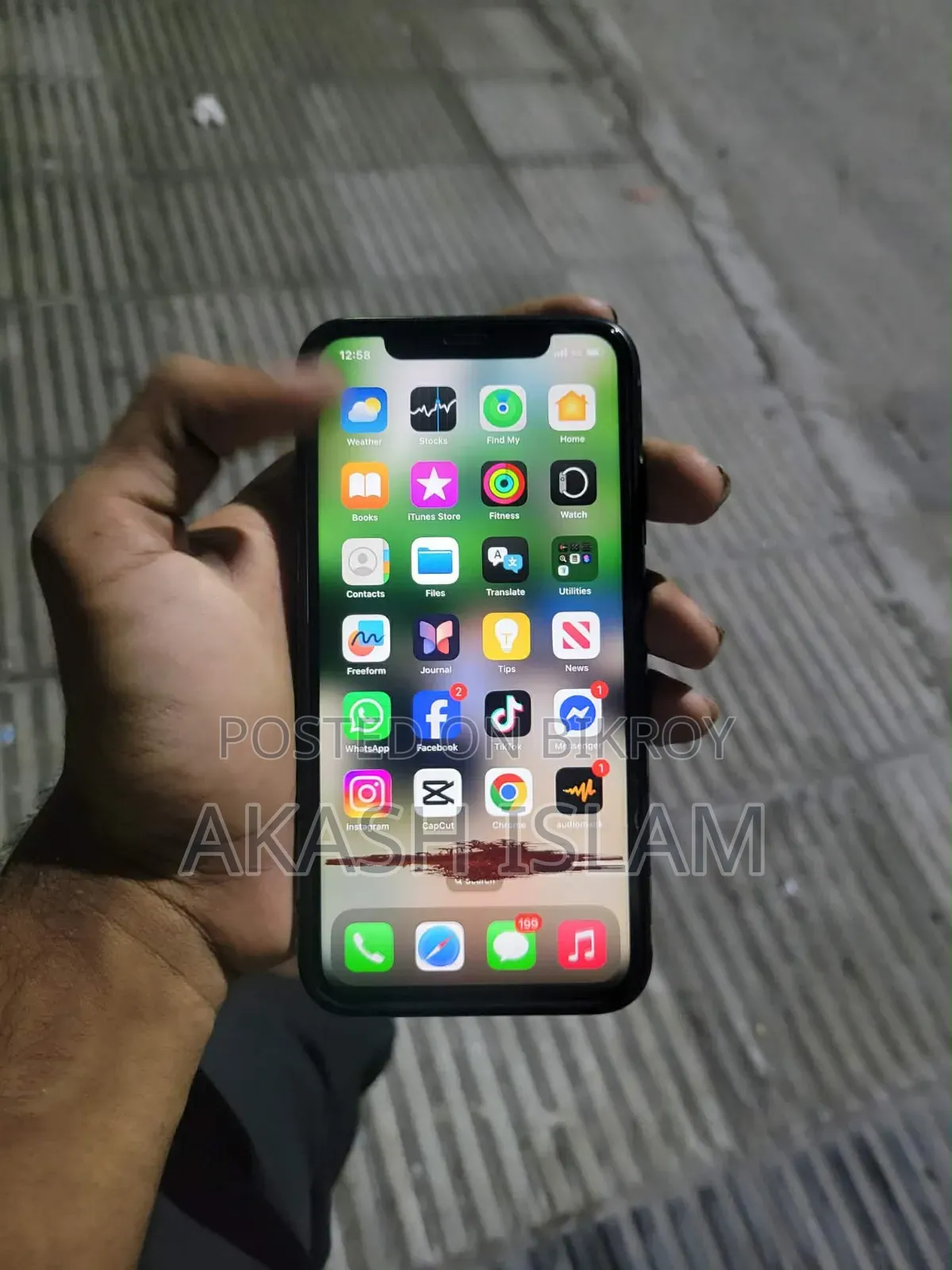 অ্যাপল আইফোন এক্সআর ৬৪ জিবি কালো