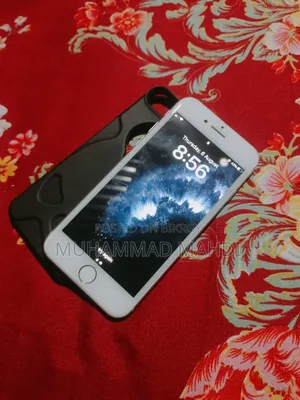 নিউ অ্যাপল আইফোন ৮ ৬৪ জিবি হোয়াইট