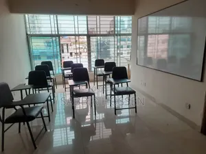 স্টিল বডি রিডিং চেয়ার