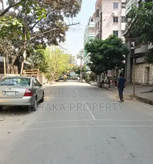 30ft Road 3 Katha North Facing at Sector 12
