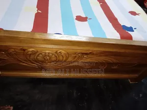 আকাশি কাঠের সেনিবক্স পালং বিক্রি করা হবে।