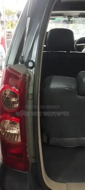 টয়োটা আভাঞ্জা ২০১০ গ্রে