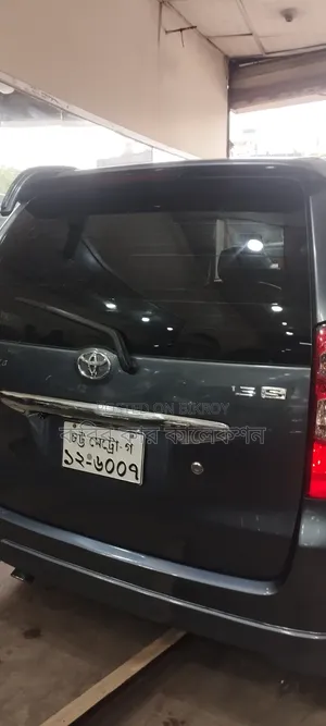 টয়োটা আভাঞ্জা ২০১০ গ্রে