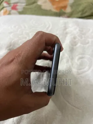অ্যাপল আইফোন ৮ ৬৪ জিবি ব্ল্যাক