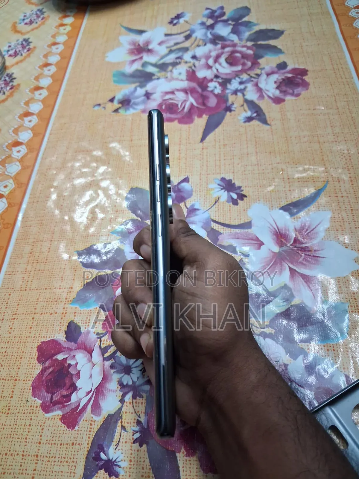 নতুন টেকনো ক্যামন ৪০ প্রো ৪জি ২৫৬ জিবি সিলভার