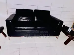 লেদার সোফা