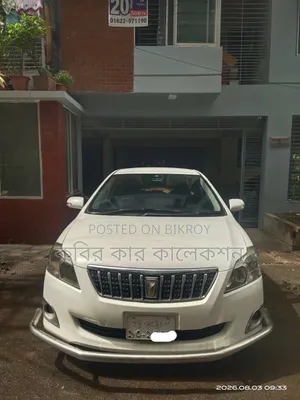 টয়োটা প্রিমিও ২০১২ পার্ল