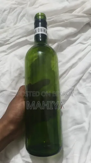Empty Glass Bottle for Bottle Art / Craft Materials
