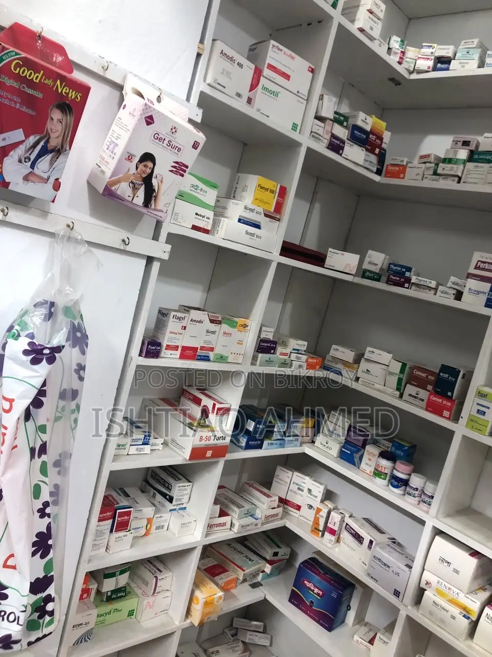 Shop Decoration Showcase and Shelf