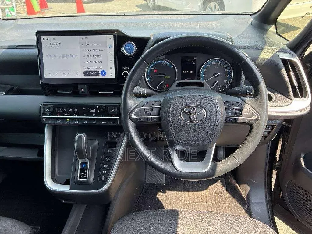 Toyota Noah 2022 Black