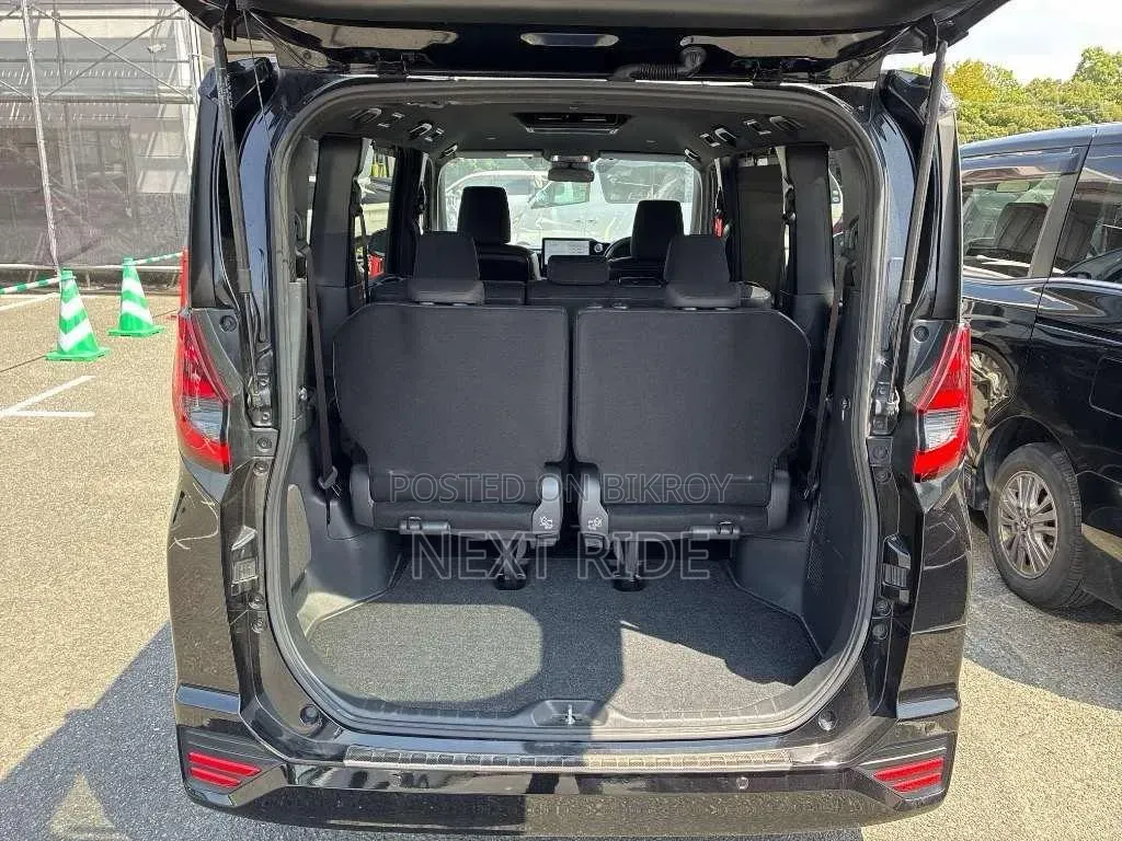 Toyota Noah 2022 Black