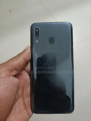 Samsung Galaxy A20 32 GB Black